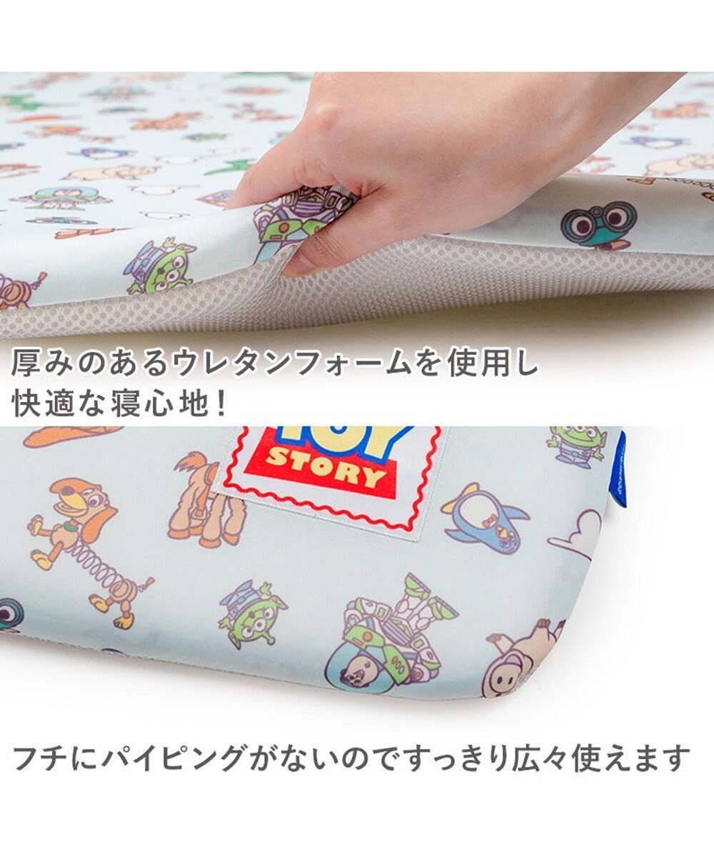 PET PARADISE ディズニー トイ・ストーリー もちっと クール マット Ｍ  《総柄》 