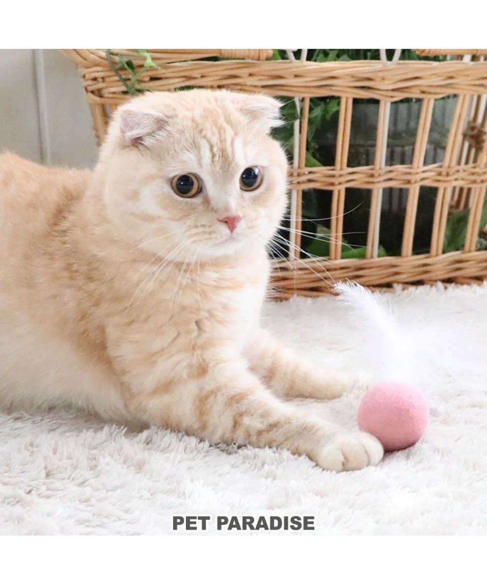 PET PARADISE 猫 おもちゃ 音が鳴る ボール 鈴入り 羽付 羊毛ボール ピンク（淡）