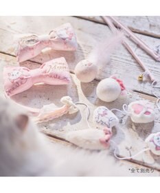 PET PARADISE ディズニー マリー 猫 リボンおもちゃ 《ピンク / ベージュ》