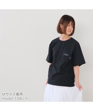BEATRICE ブラック プリーツ 半袖Tシャツ　新品 tops-02555 バックスリットTシャツ ホワイト ブラック | L