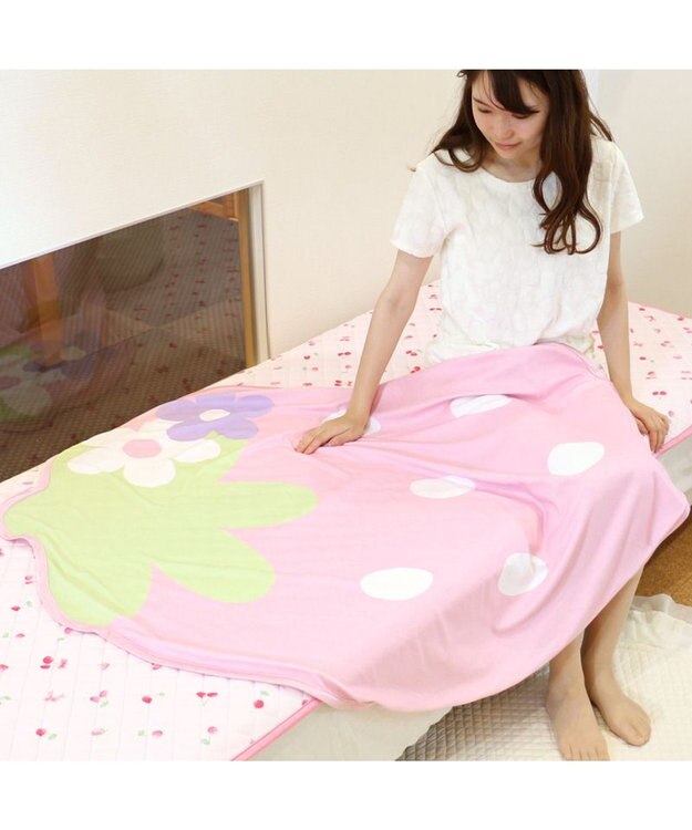 Mother garden マザーガーデン 野いちご クール ダイカット ブランケット 《チェーリー柄》 106×125cm ピンク（淡）