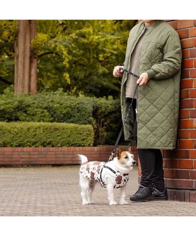 PET PARADISE Lee アウターハーネス 《牛柄》 小型犬 オフホワイト×ブラウン