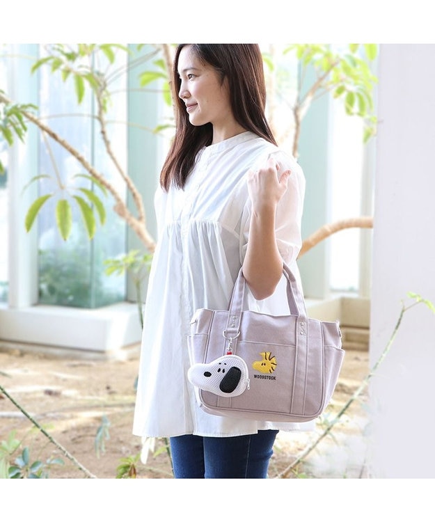 PET PARADISE スヌーピー ポーチ付きお散歩バッグ グレー